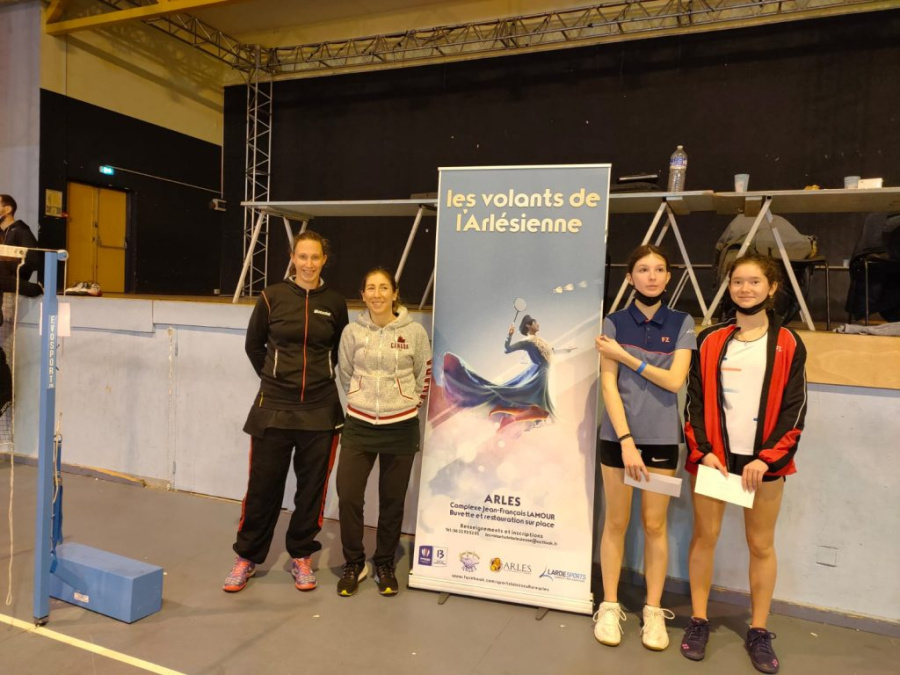 Finale double dames pour Natacha LA GRECA en série 2 au tournoi de SAINT MARTIN DE CRAU / Victoire au tournoi d’ARLES en série 3 pour CANDICE GRIZARD et MAÏLIS NIVET